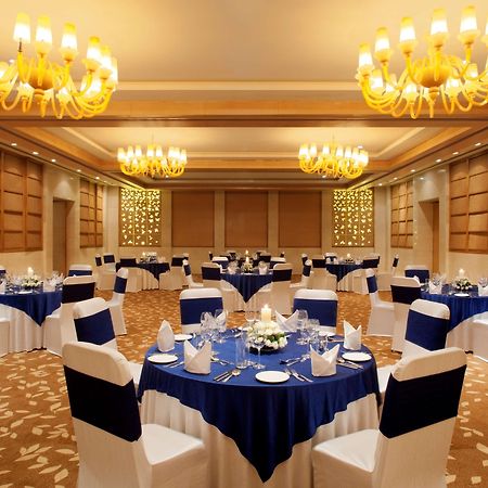 Radisson Blu Hotel New Delhi Dwarka Delhi (National Capital Territory of India) Restaurante foto The Imperial Ball Room
