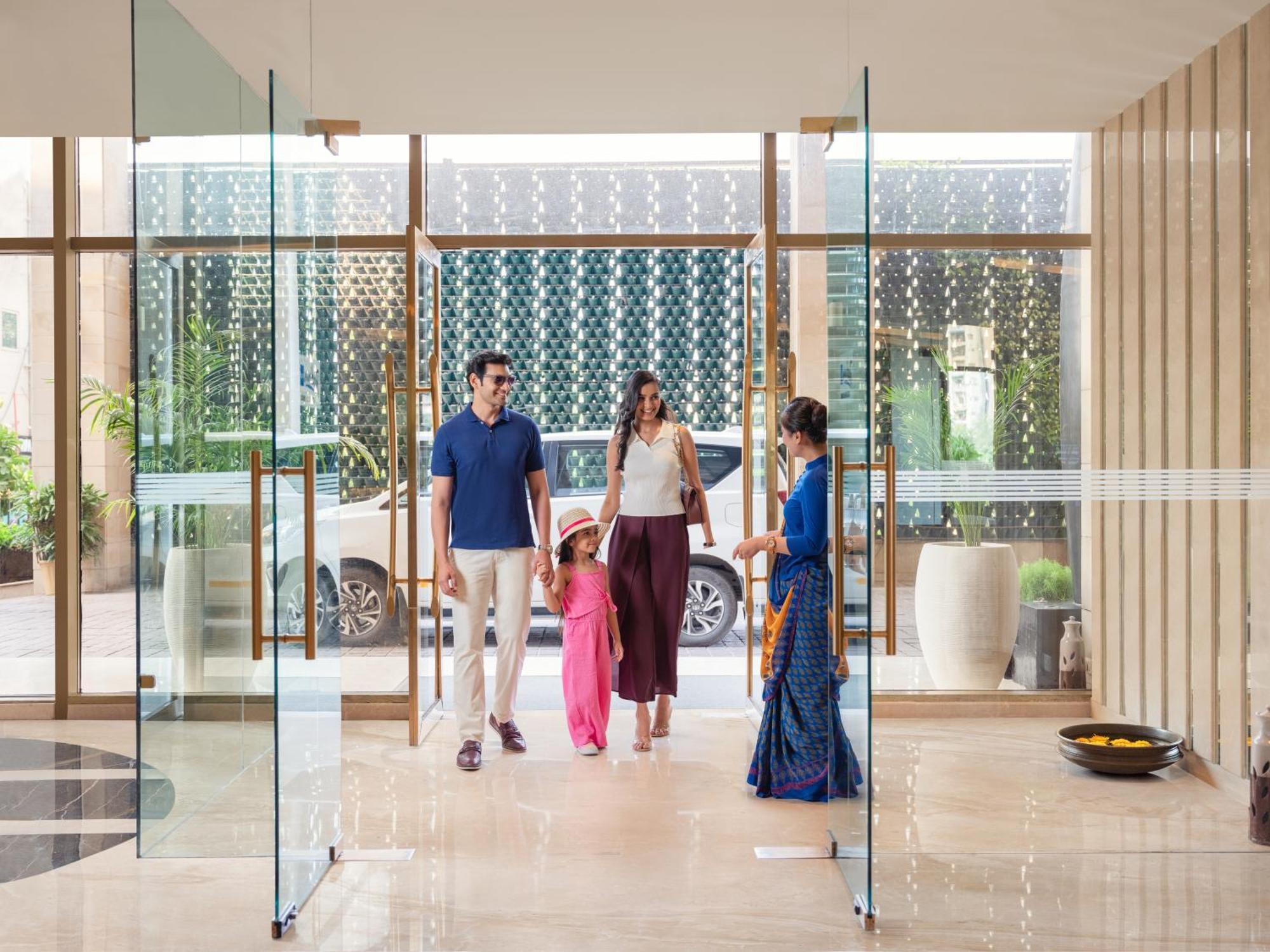 Radisson Blu Hotel New Delhi Dwarka Delhi (National Capital Territory of India) Exterior foto The Oberoi, Mumbai