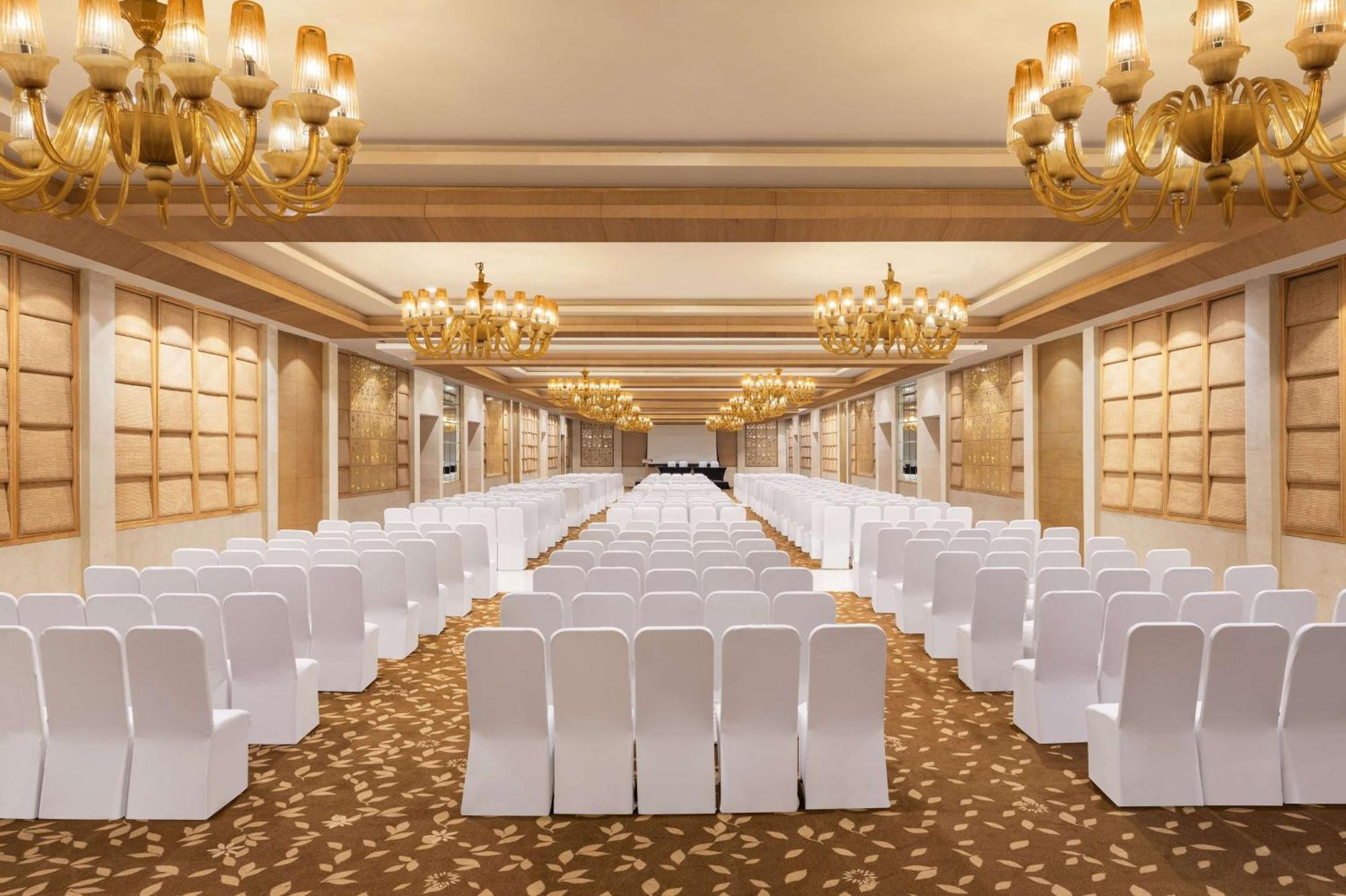 Radisson Blu Hotel New Delhi Dwarka Delhi (National Capital Territory of India) Exterior foto The Royal Hall