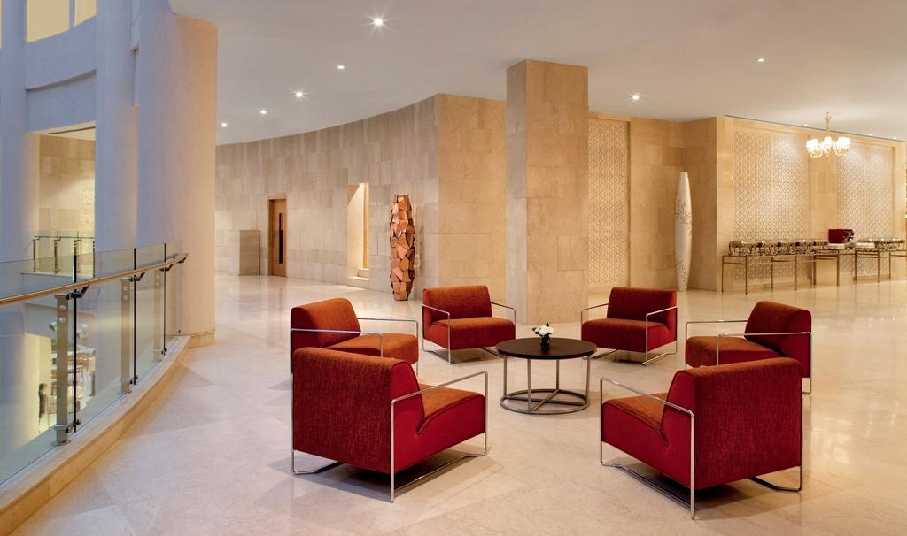 Radisson Blu Hotel New Delhi Dwarka Delhi (National Capital Territory of India) Exterior foto The interior of the hotel
