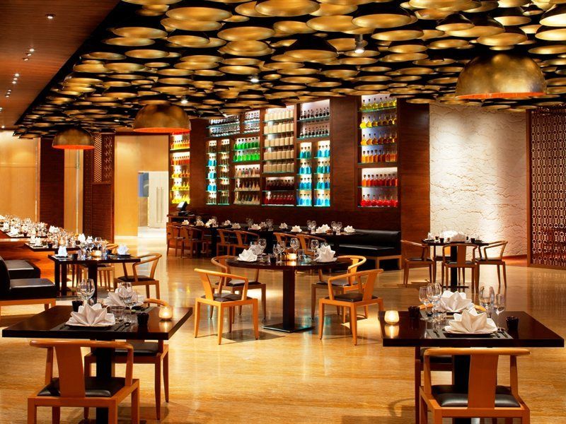 Radisson Blu Hotel New Delhi Dwarka Delhi (National Capital Territory of India) Exterior foto The interior of the restaurant